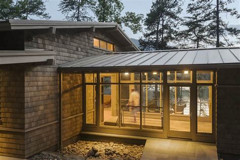 enclosed breezeway connecting to house